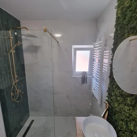 Luxor 2 Apartamento *